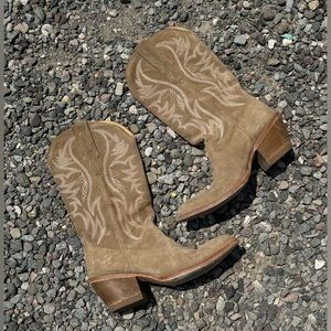 Miranda Lambert Roughout Cowboy Boots